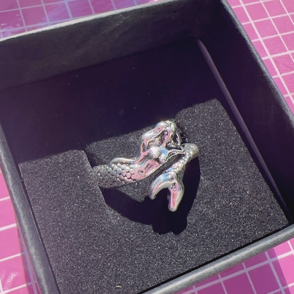He rocks ring adjustable mermaid 🧜‍♀️ sterling silver new with box 🎁
